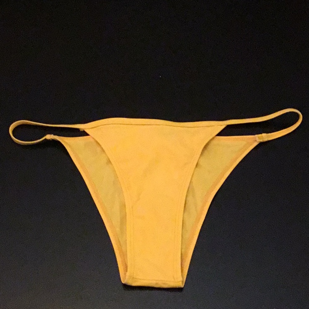 Yellow string bikini. 😍 - Picture 4 of 5